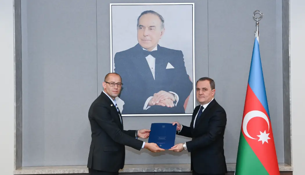 Azerbaijani foreign minister receives copy of credentials of new Israeli ambassador
